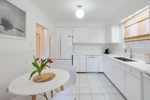 54 Pinebrook Ave, Toronto, ON M4A 1Z2