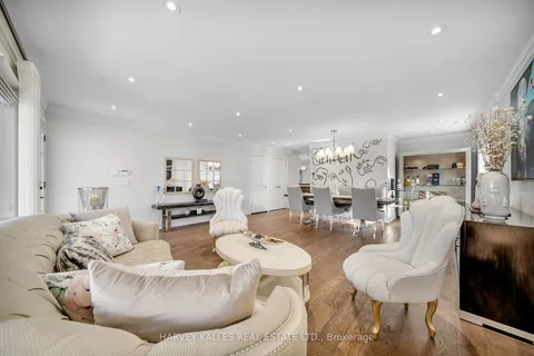 33 Madawaska Ave, Toronto, ON M2M 2R1