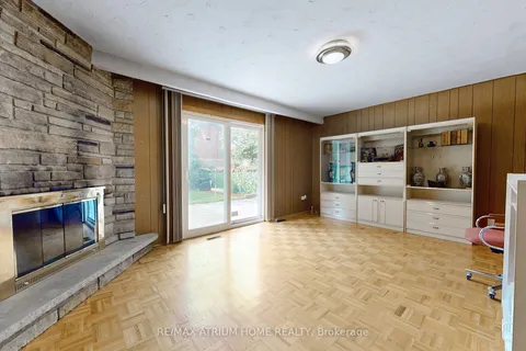 2 Taverly Rd, Toronto, ON M2J 4E5