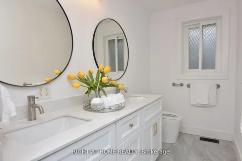 293 Churchill Ave, Toronto, ON M2R 1E5