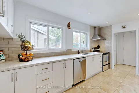 112 Billington Cres, Toronto, ON M3A 2G6