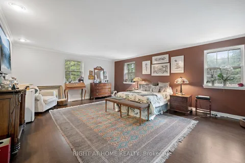 1 Toba Dr, Toronto, ON M2L 2Y1