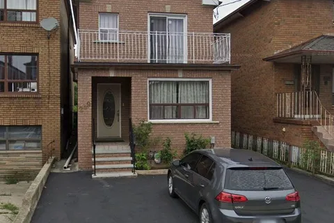 209 Cedric Ave, Toronto, ON M6C 3X9
