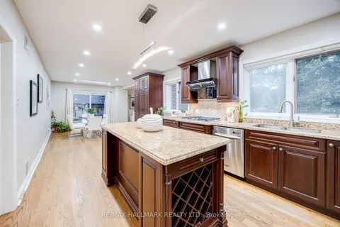 59 Sandringham Dr, Toronto, ON M5M 3G4