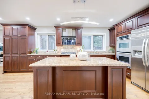 59 Sandringham Dr, Toronto, ON M5M 3G4
