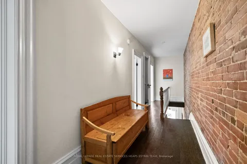 136 Collier St, Toronto, ON M4W 1M3
