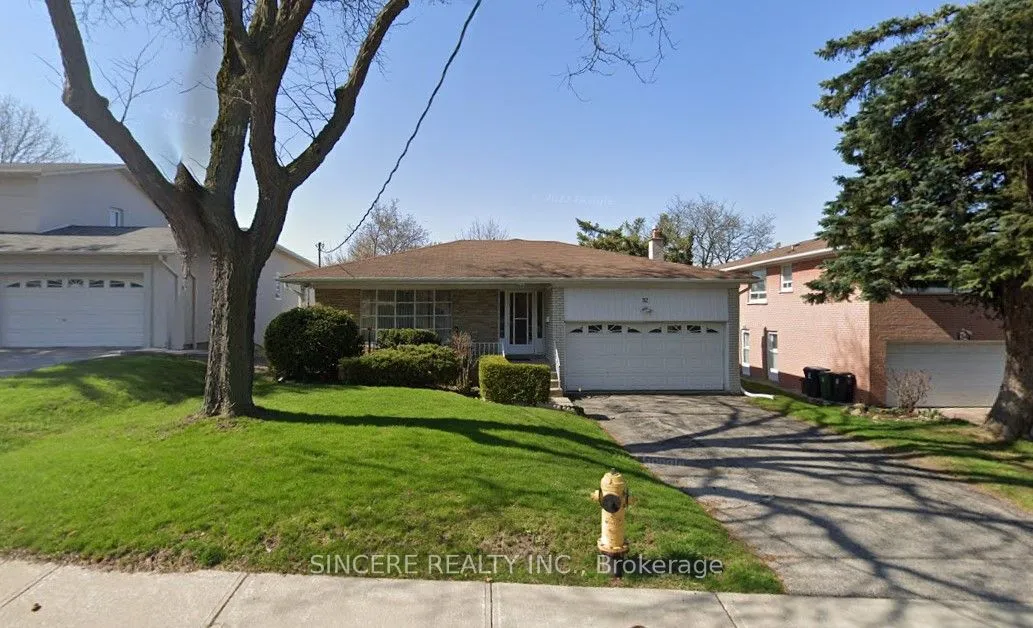 32 Colonnade Rd, Toronto, ON M2K 2L5