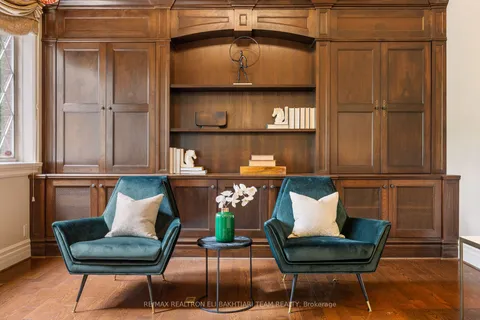 14 Cosmic Dr, Toronto, ON M3B 3E9