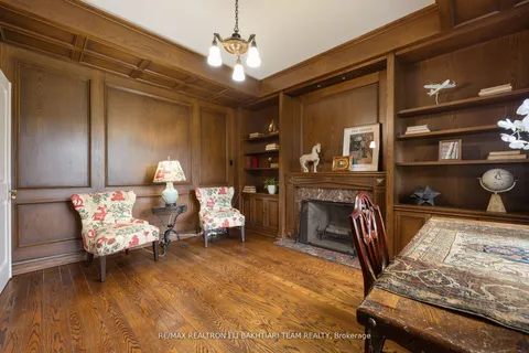 14 Cosmic Dr, Toronto, ON M3B 3E9