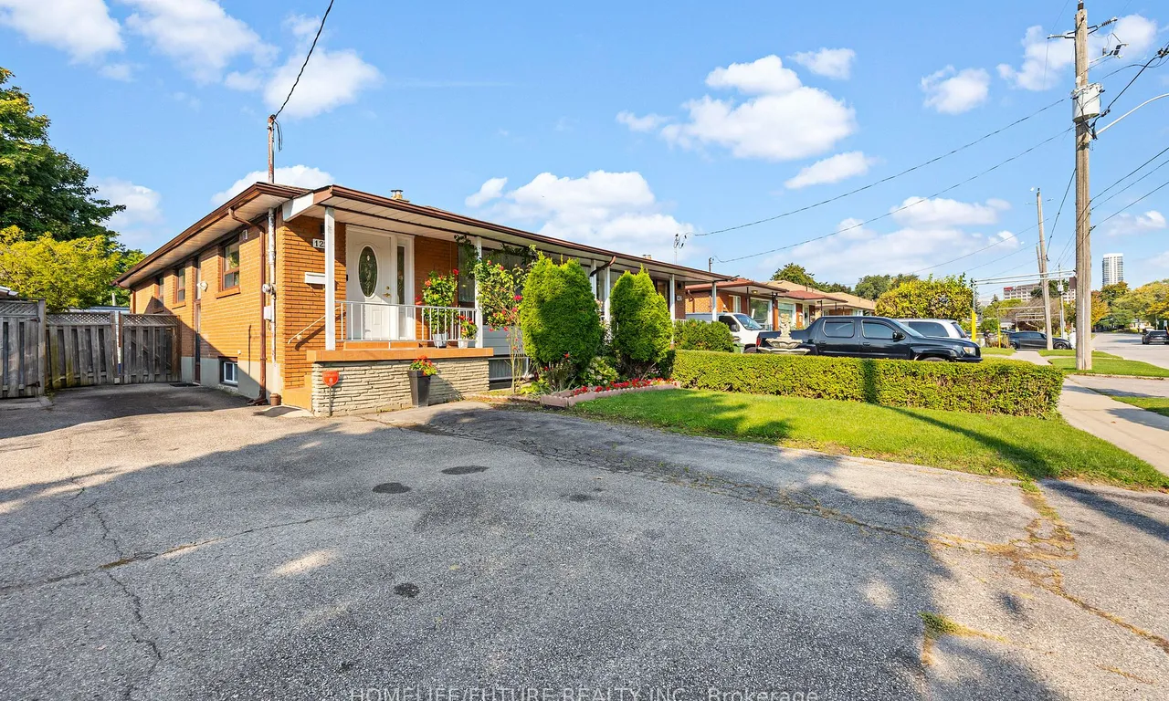 122 Fenside Dr, Toronto, ON M3A 2V8