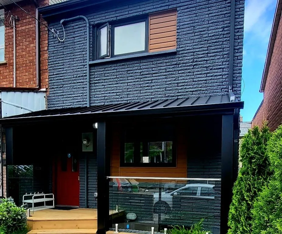 165 Claremont St, Toronto, ON M6J 2M7