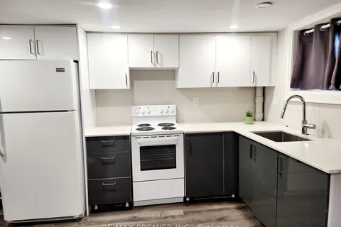 165 Claremont St, Toronto, ON M6J 2M7