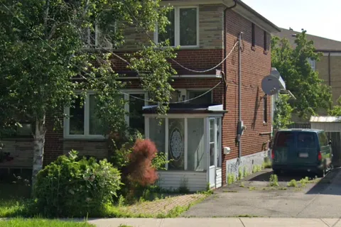 759 Wilson Heights Blvd, Toronto, ON M3H 2W1