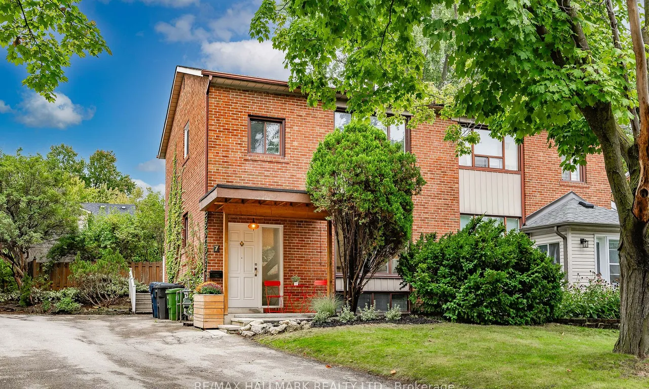 7 Veery Pl, Toronto, ON M3C 2C9
