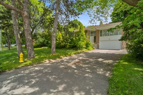 120 Laurentide Dr, Toronto, ON M3A 3E5