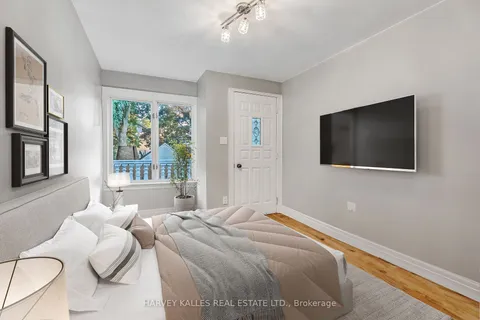 759 Eglinton Ave, Toronto, ON M4G 2K8