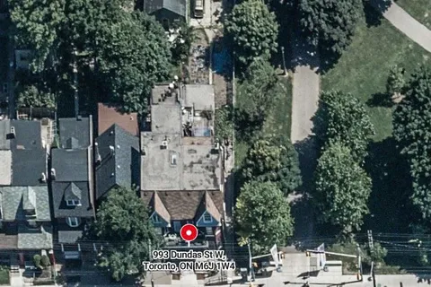993 Dundas St, Toronto, ON M6J 1W4