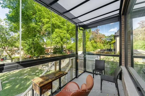 48 Nipigon Ave, Toronto, ON M2M 2W1