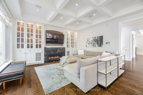 48 Nipigon Ave, Toronto, ON M2M 2W1