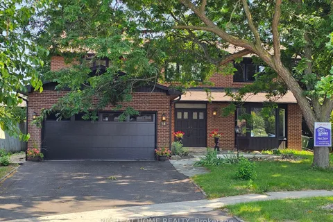 15 Nevada Ave, Toronto, ON M2M 3N9