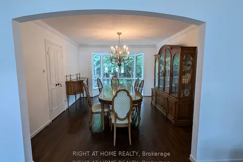 15 Nevada Ave, Toronto, ON M2M 3N9