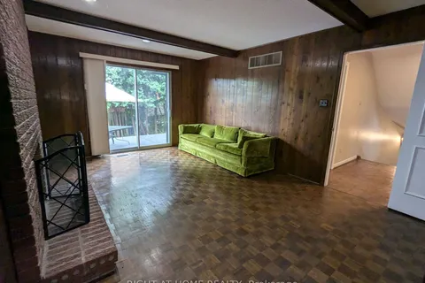 15 Nevada Ave, Toronto, ON M2M 3N9