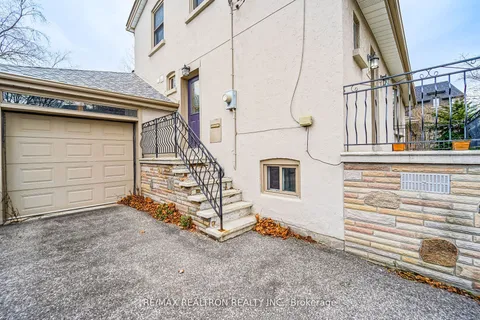 599 Conacher Dr, Toronto, ON M2M 3M9