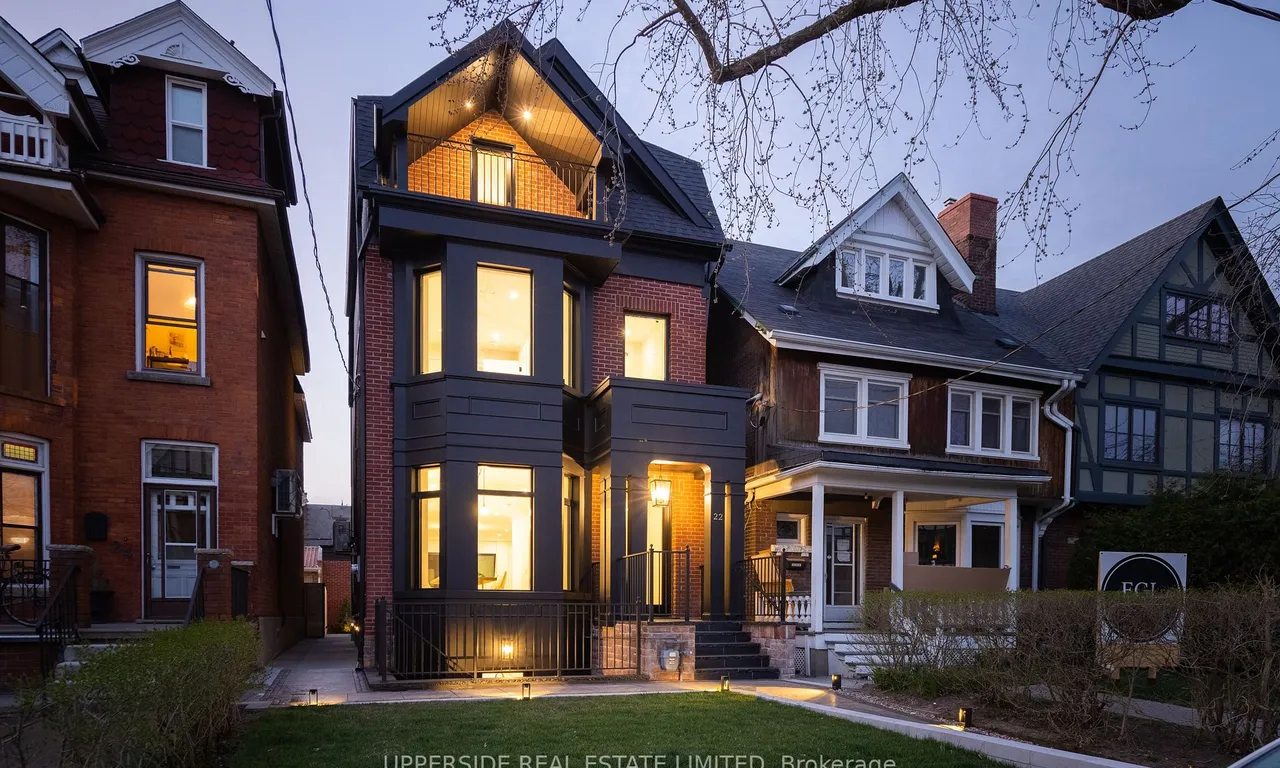 22 Shannon St, Toronto, ON M6J 2E7
