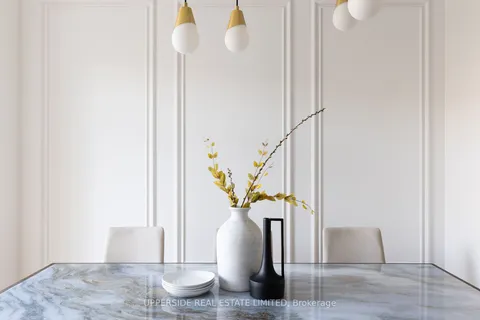 22 Shannon St, Toronto, ON M6J 2E7