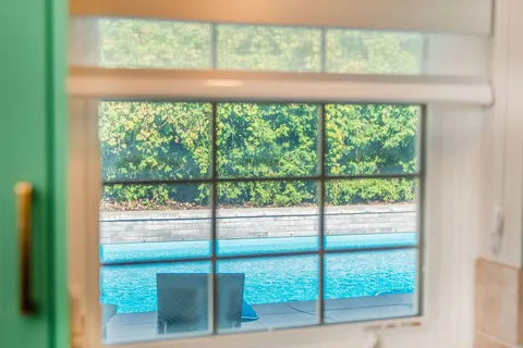 24 Abbeywood Tr, Toronto, ON M3B 3B3