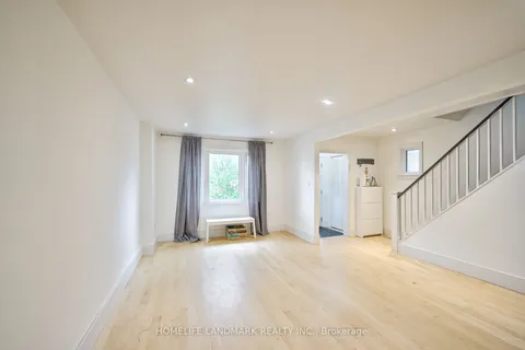 418 Davenport Rd, Toronto, ON M4V 1B5