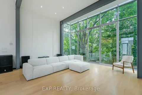 561 Arlington Ave, Toronto, ON M6C 3A6