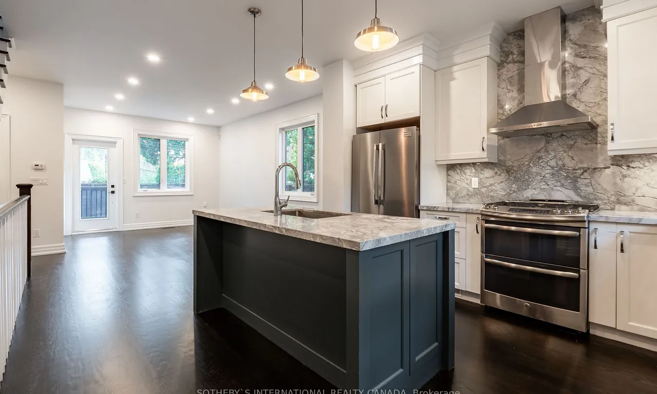7 Louise Ave, Toronto, ON M6C 1E3