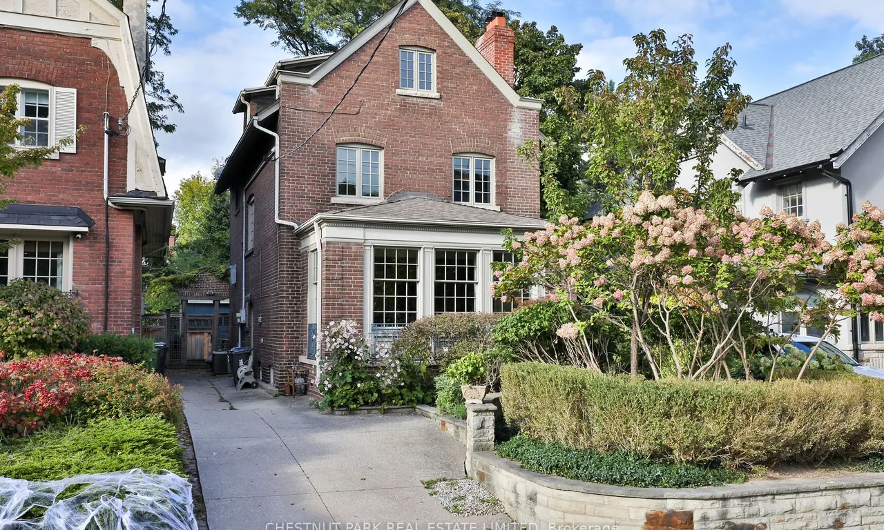 22 Oriole Gdns, Toronto, ON M4V 1V7