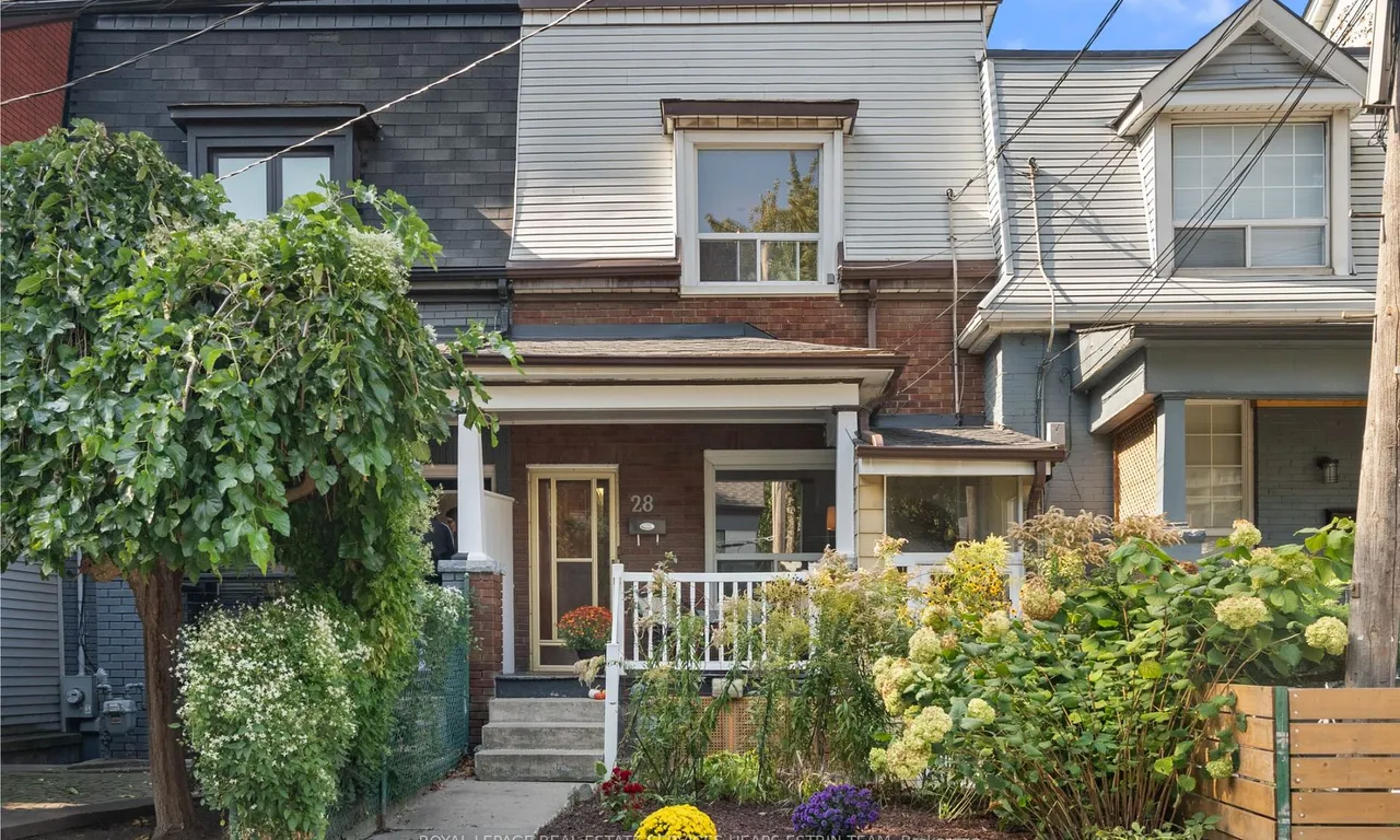 28 Tecumseth St, Toronto, ON M5V 1C6
