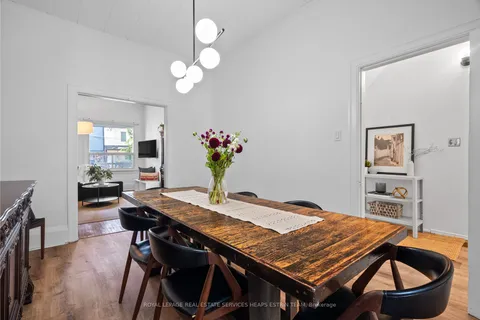 28 Tecumseth St, Toronto, ON M5V 1C6