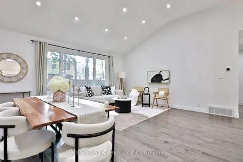 54 Deepwood Cres, Toronto, ON M3C 1N8