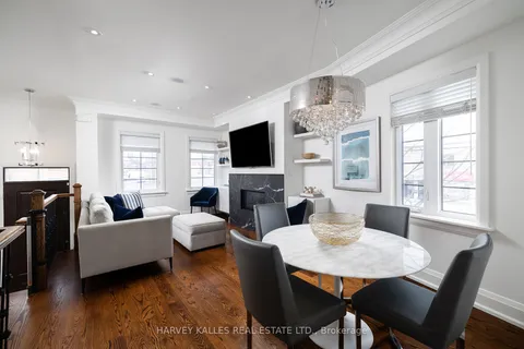 1A Khedive Ave, Toronto, ON M6A 2G1