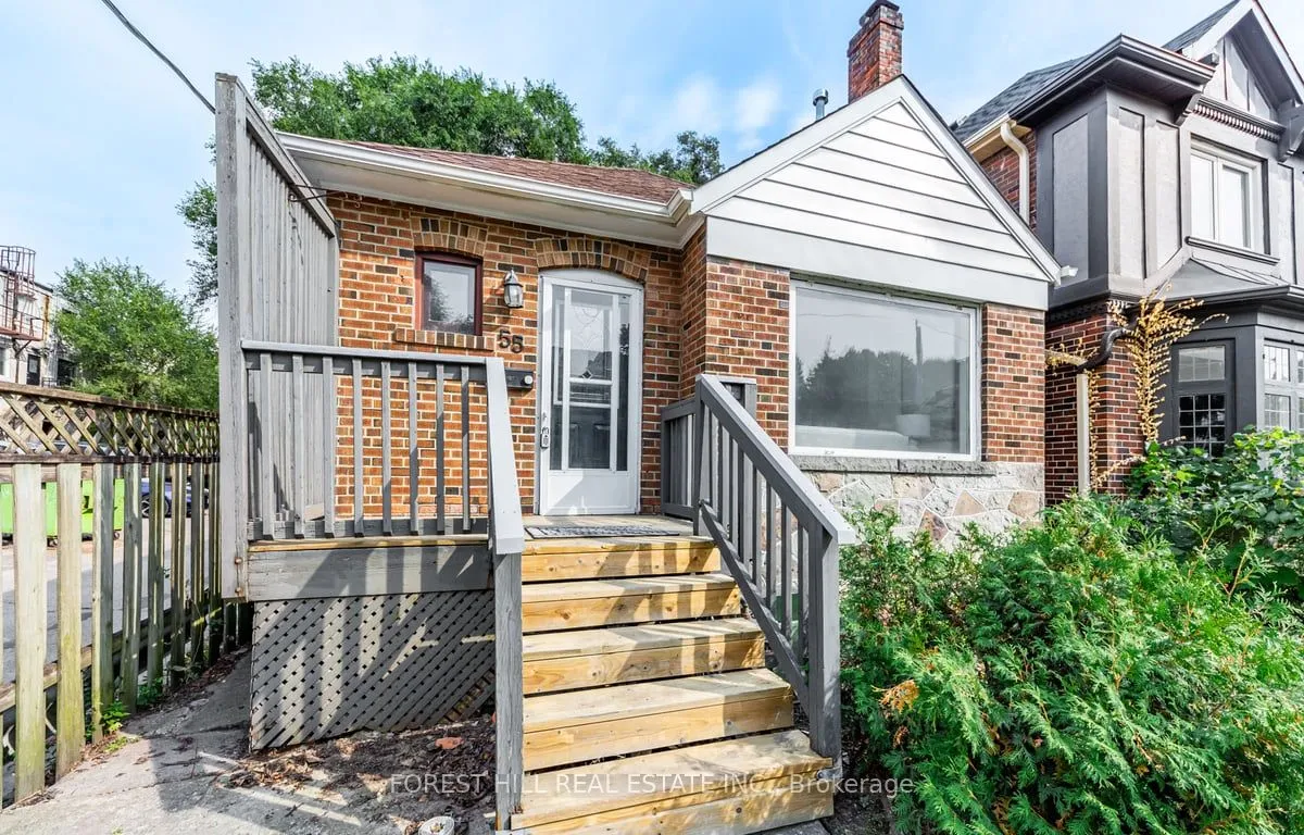 55 Camberwell Rd, Toronto, ON M6C 3E7