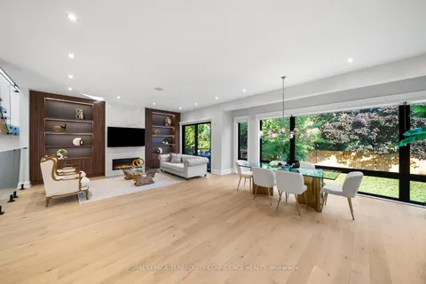 422 Hounslow Ave, Toronto, ON M2R 1H6