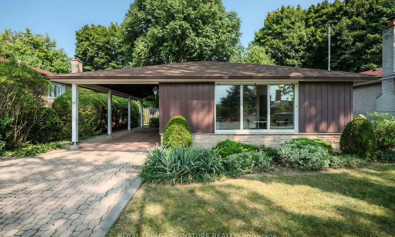 19 Dallington Dr, Toronto, ON M2J 2G4