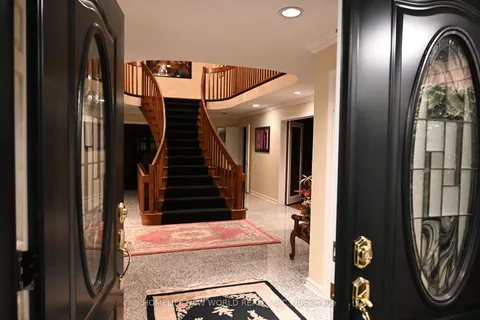 53 Ambrose Rd, Toronto, ON M2K 1S2