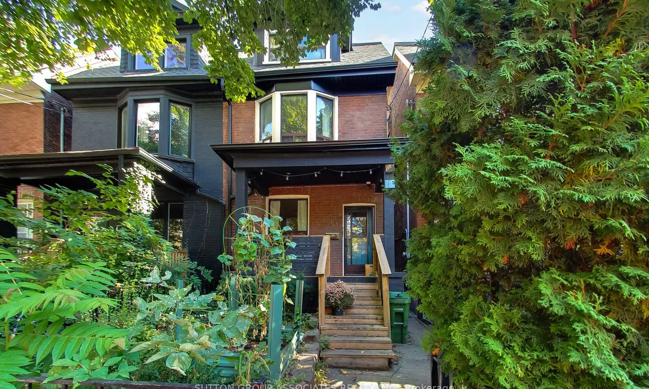 253 Crawford St, Toronto, ON M6J 2V7