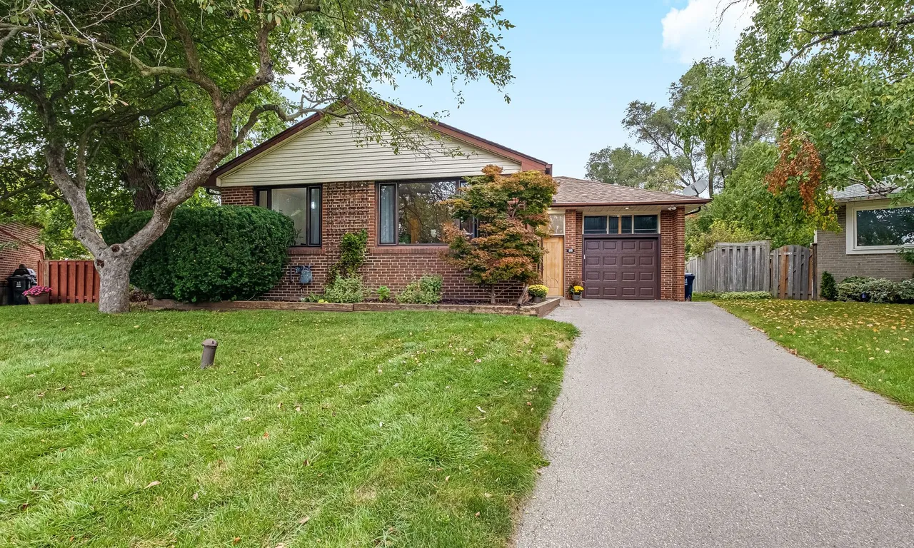 40 Dukinfield Cres, Toronto, ON M3A 2S1