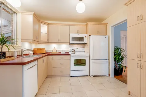 40 Dukinfield Cres, Toronto, ON M3A 2S1