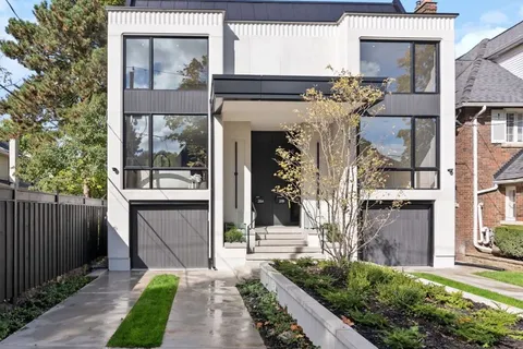 28A Wilberton Rd, Toronto, ON M4V 1Z3