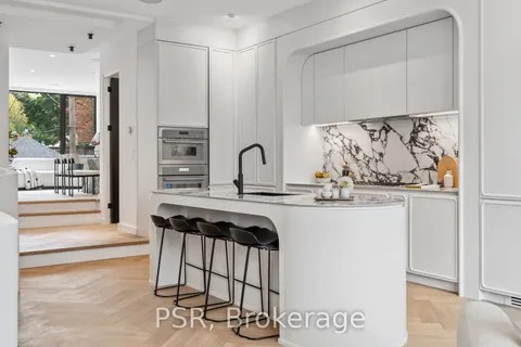 28A Wilberton Rd, Toronto, ON M4V 1Z3