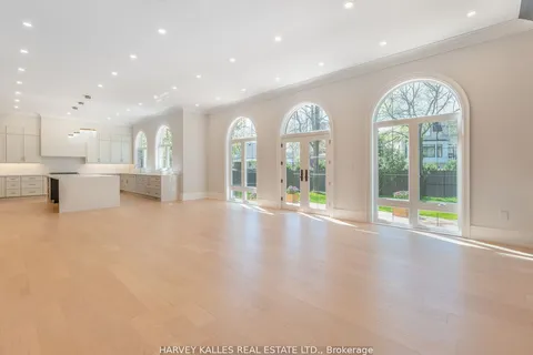 150 Holcolm Rd, Toronto, ON M2N 2E2