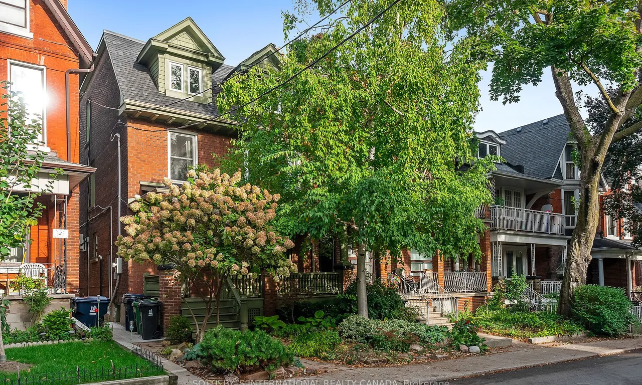 277 Crawford St, Toronto, ON M6J 2V7