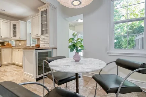 5 Nanton Ave, Toronto, ON M4W 2Y8